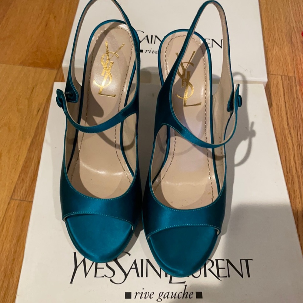 Yves Saint Laurent - Teal satin Tribute sandals. Sz 6